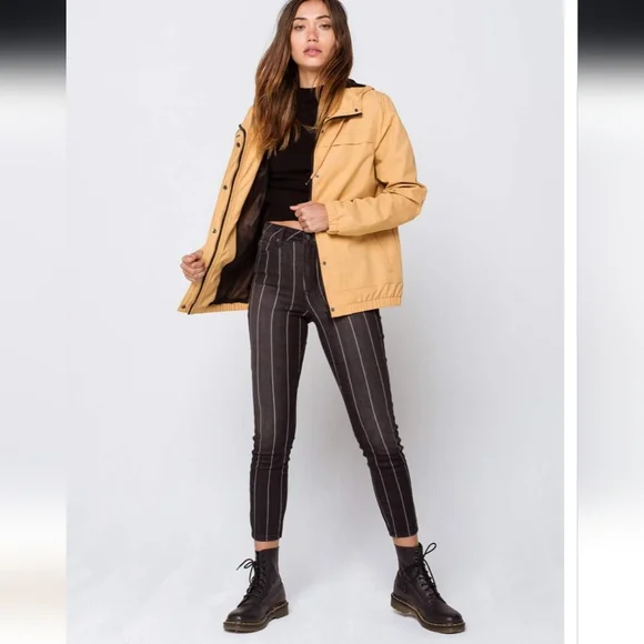 Volcom jacket - Picture 2 of 16